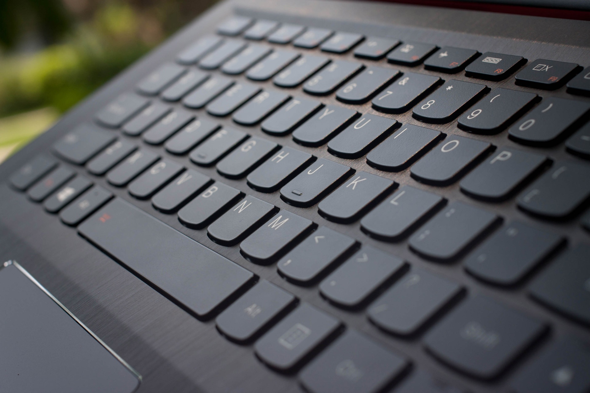 U41 được trang bị bàn phím AccuType công thái học  cho trải nghiệm gõ thoải mái và chính xác.