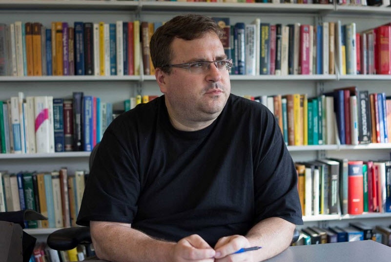 Reid Hoffman từng là một kỹ sư thiết kế trải nghiệm người dùng tại Apple năm 1994 – 1996. 7 năm sau, Hoffman ra mắt LinkedIn. Công ty này hiện có giá trị lên tới <abbr class=