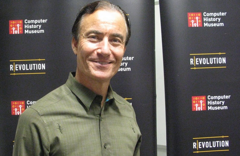 Trip Hawkins là giám đốc bộ phần chiến lược và marketing của Apple từ năm 1978 – 1982 và là một trong những nhân viên đầu tiên của Apple. Ông nghỉ việc để tự thành lập một công ty chuyên sản xuất video game vô cùng thành công có tên gọi Electronic Arts (EA Games) với số vốn ban đầu <abbr class=