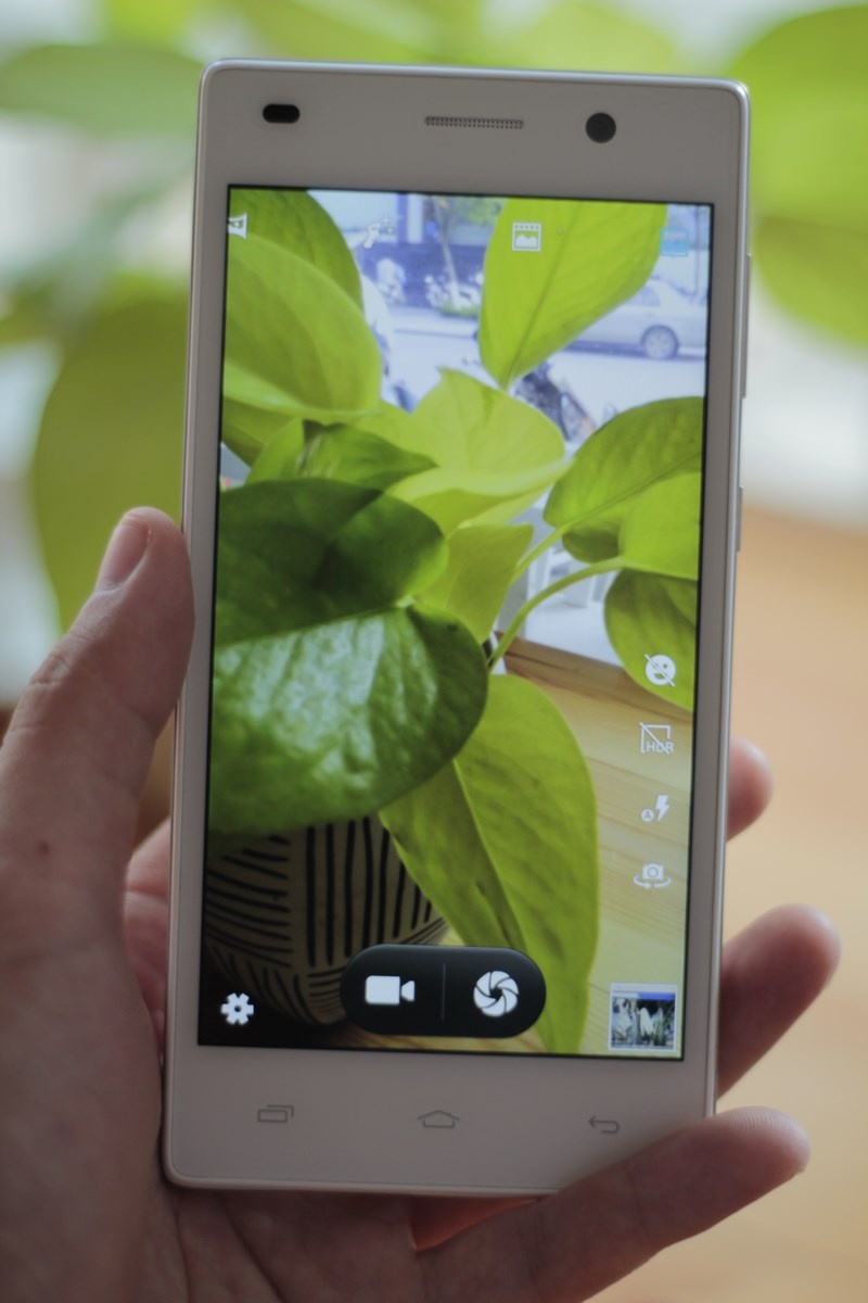 Massgo E3 là model sở hữu pin dung lượng lên tới 4.300 mAh cùng hệ điều hành Android 5.0.