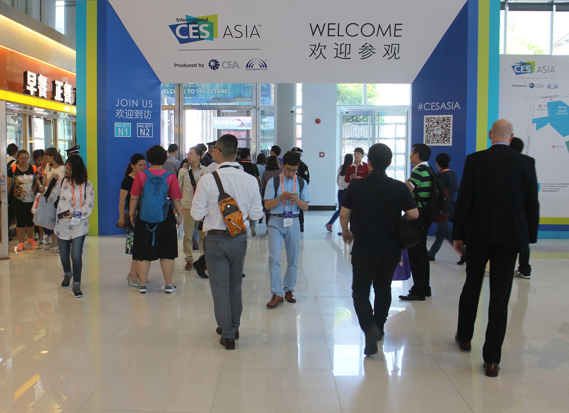 CES Asia 2015: Cuoc trinh dien cong nghe cua tuong lai hinh anh