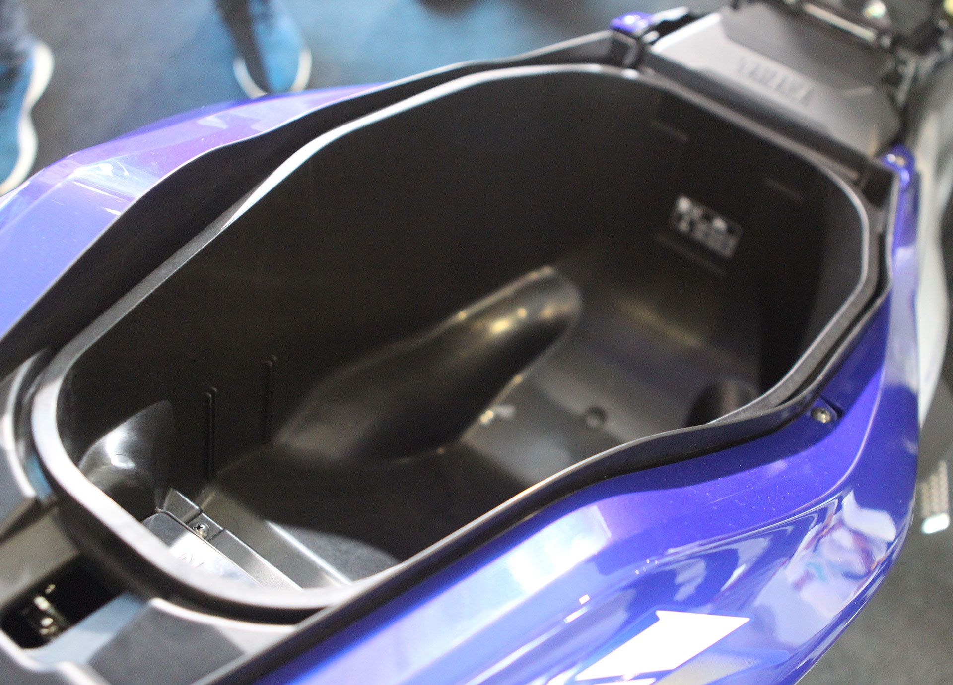 anh chi tiet Yamaha NVX anh 11