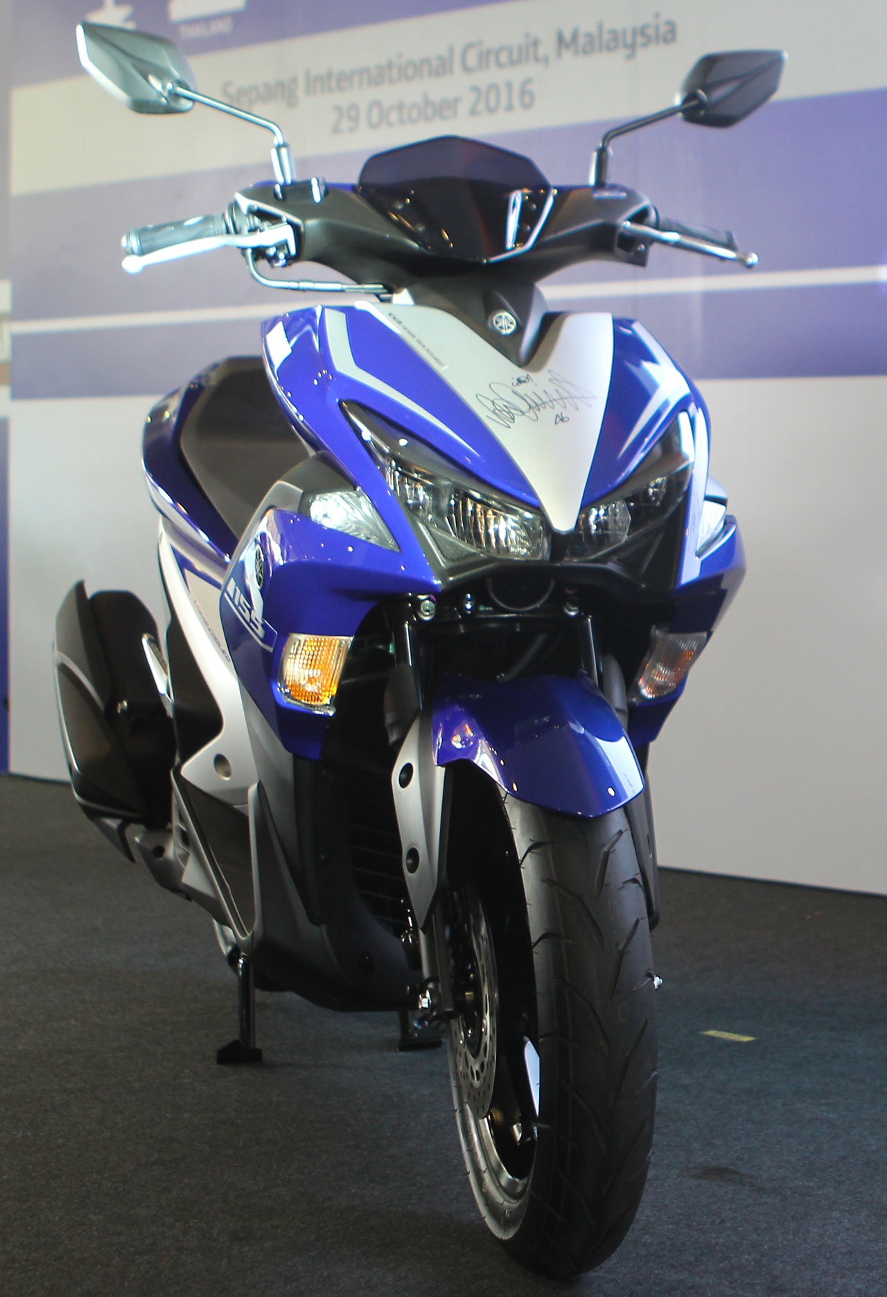 anh chi tiet Yamaha NVX anh 2