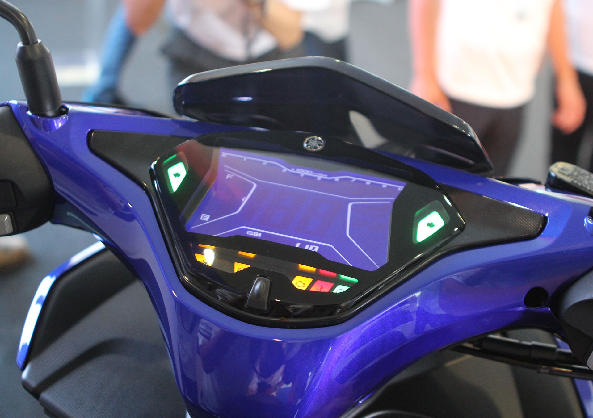 anh chi tiet Yamaha NVX anh 5