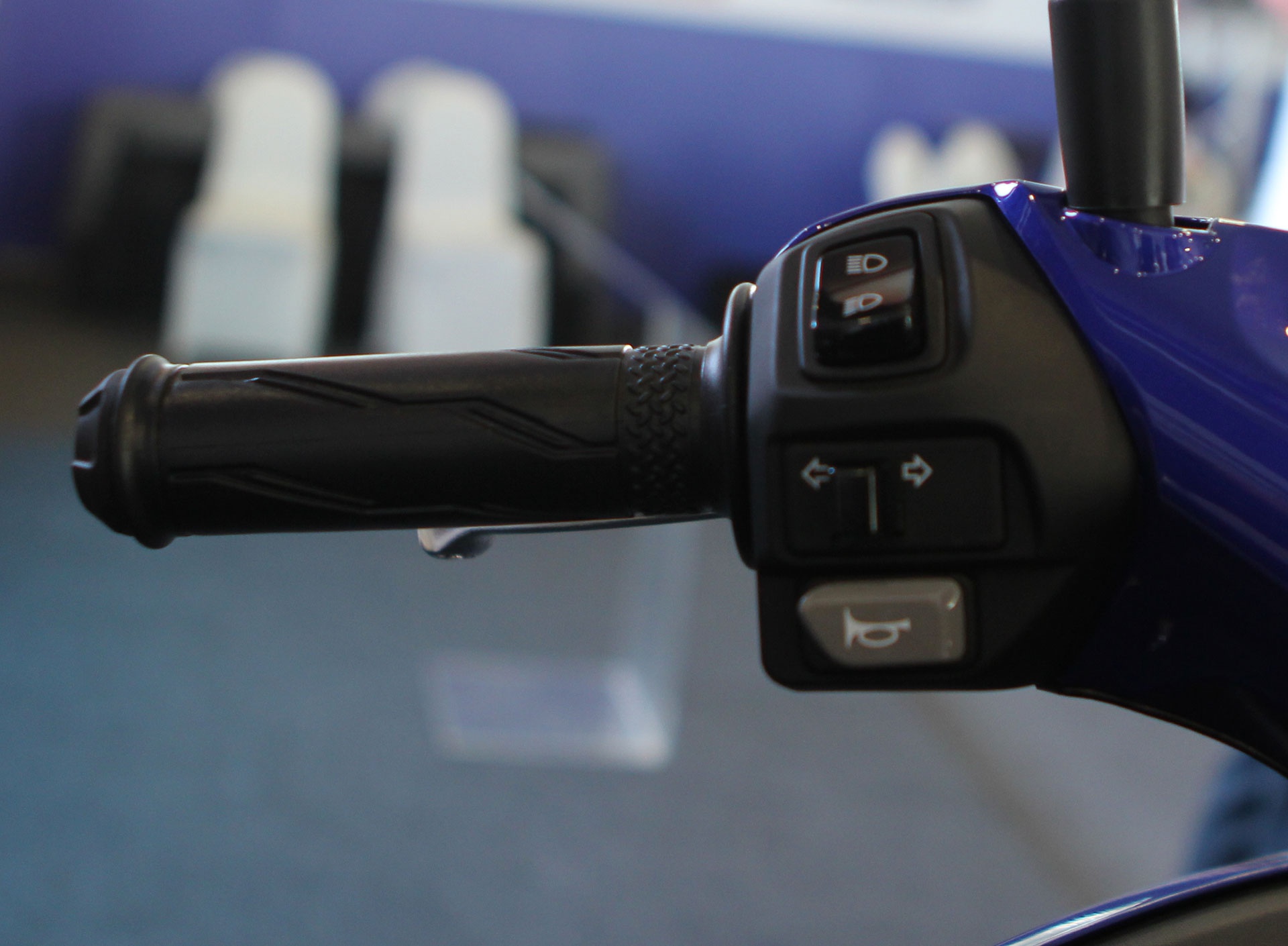 anh chi tiet Yamaha NVX anh 8