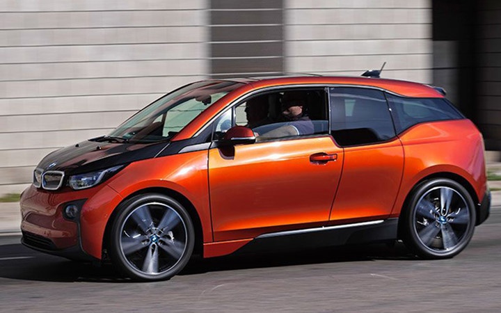 xe di trong pho anh 7