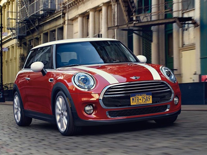 xe di trong pho anh 5