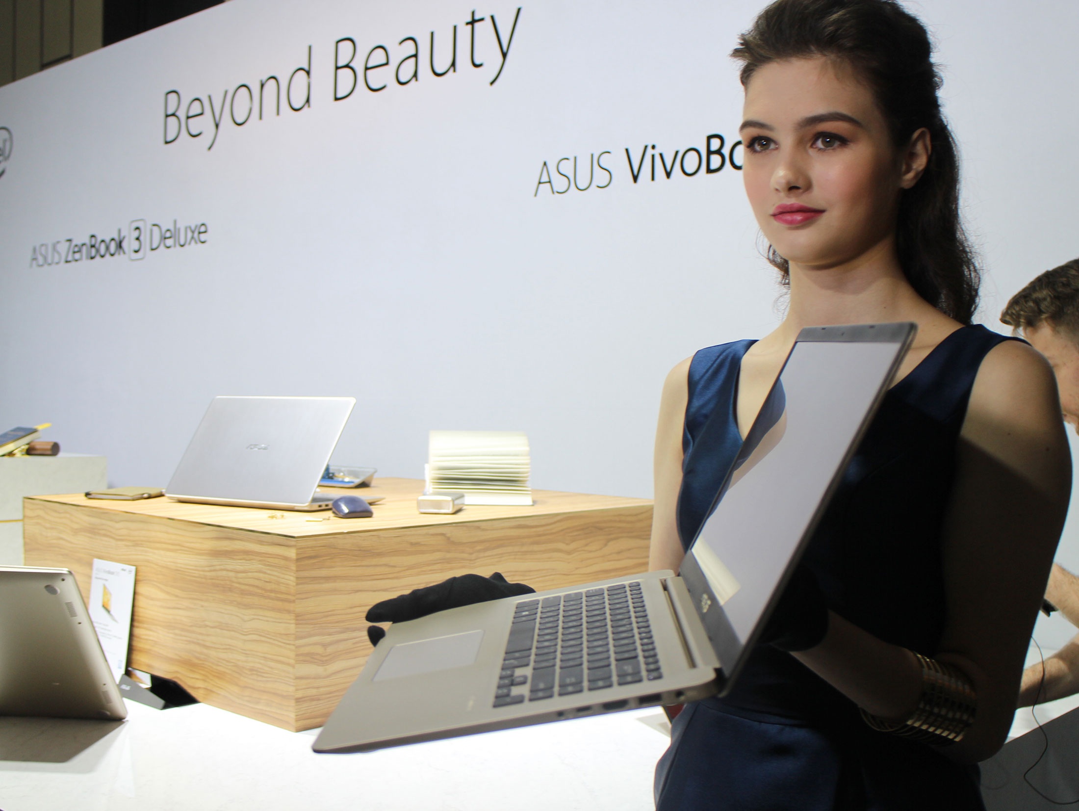 smartphone Asus ZenFone AR anh 3