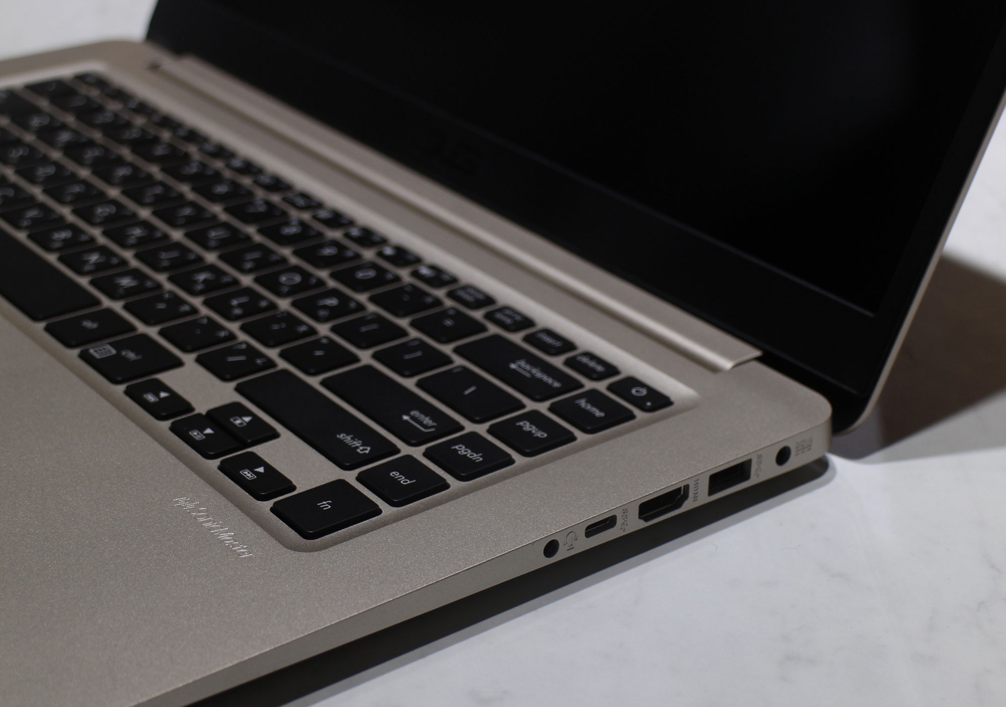 laptop cho mua tuu truong anh 6