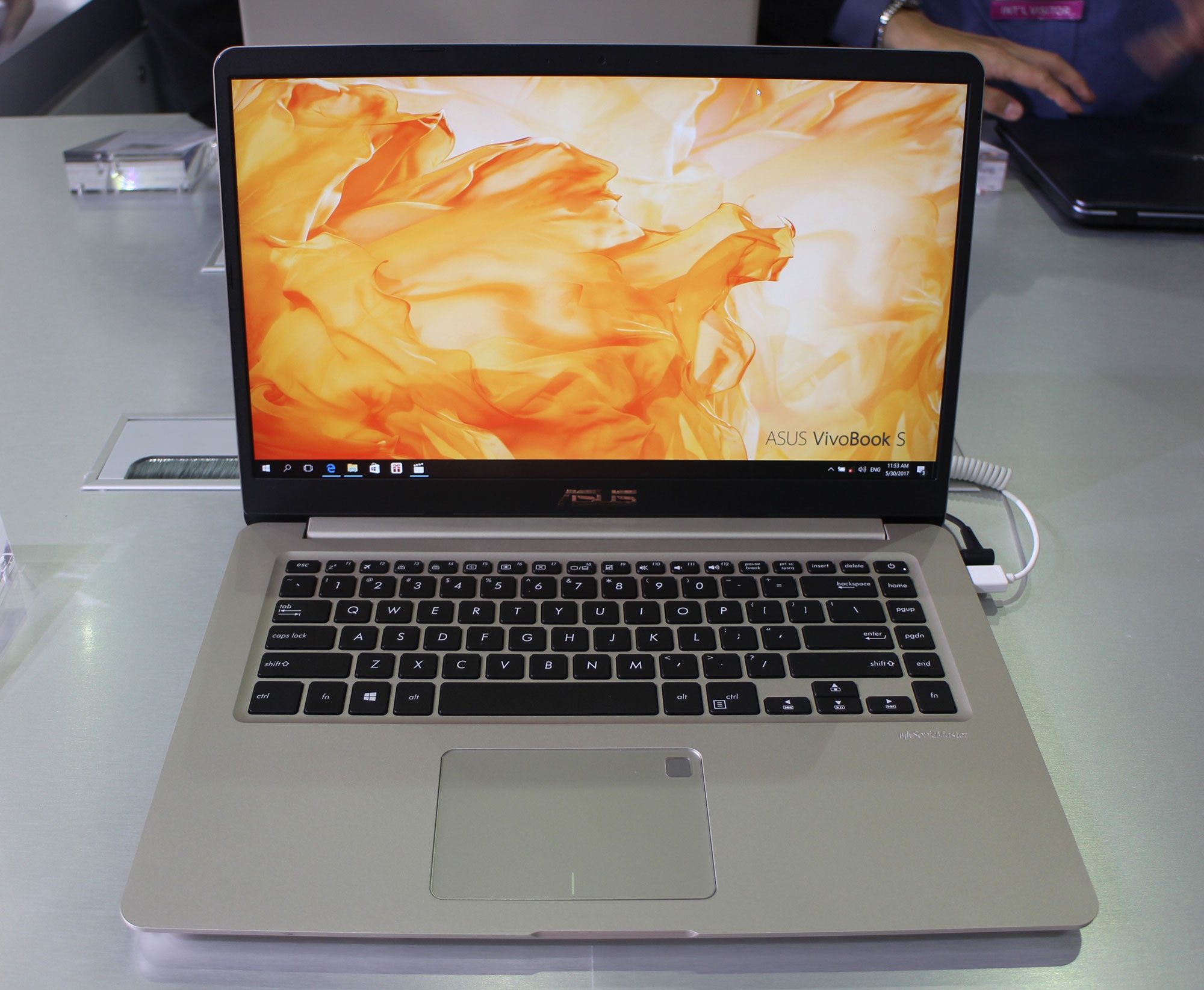 laptop cho mua tuu truong anh 8