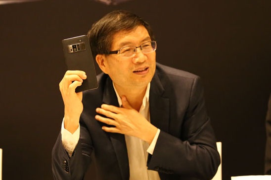 CEO Asus: 'ZenFone se tap trung vao thiet ke va camera' hinh anh