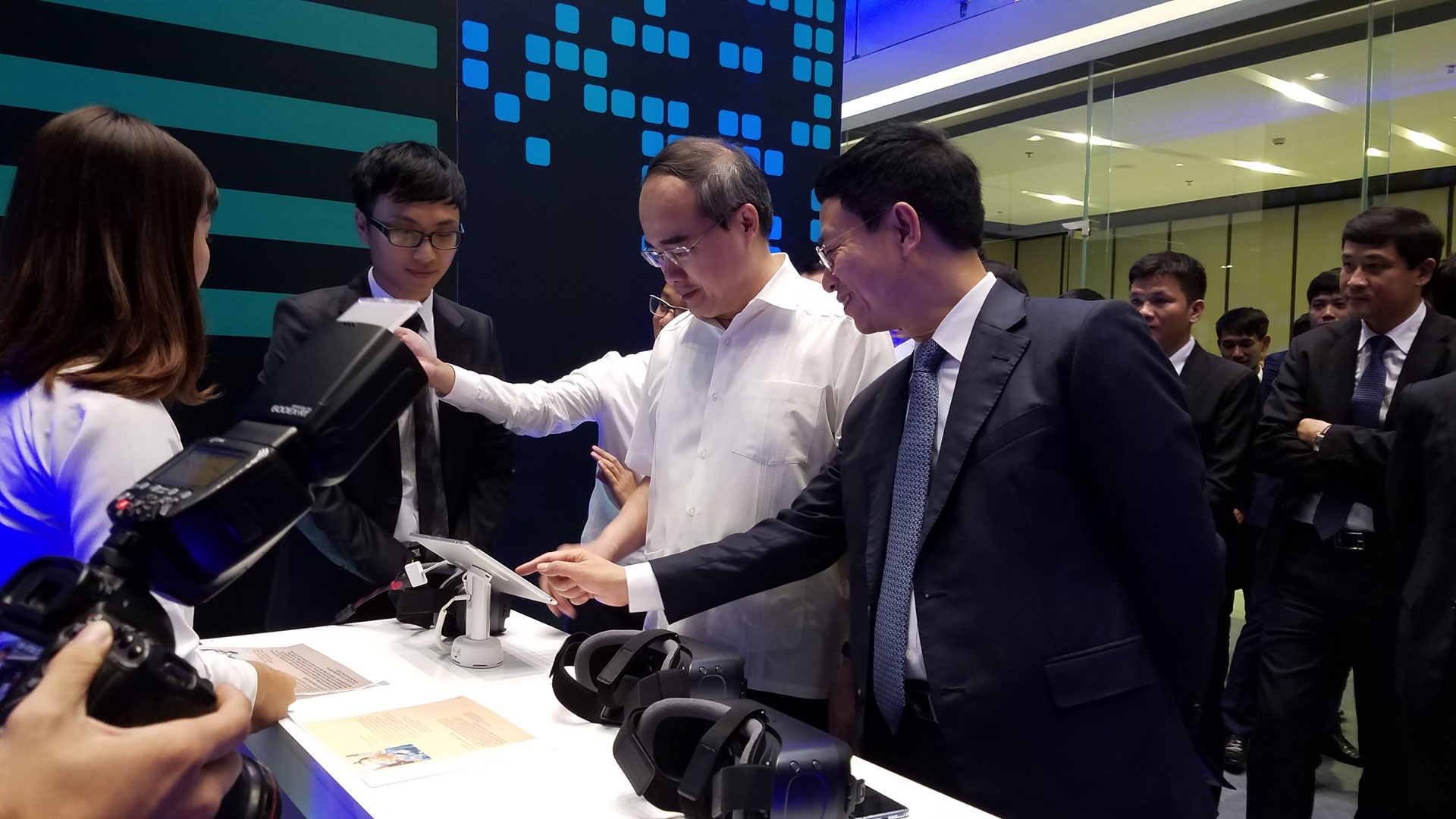 Viettel kỷ niệm 13 năm ảnh 1 Viettel ky niem 13 nam anh 1