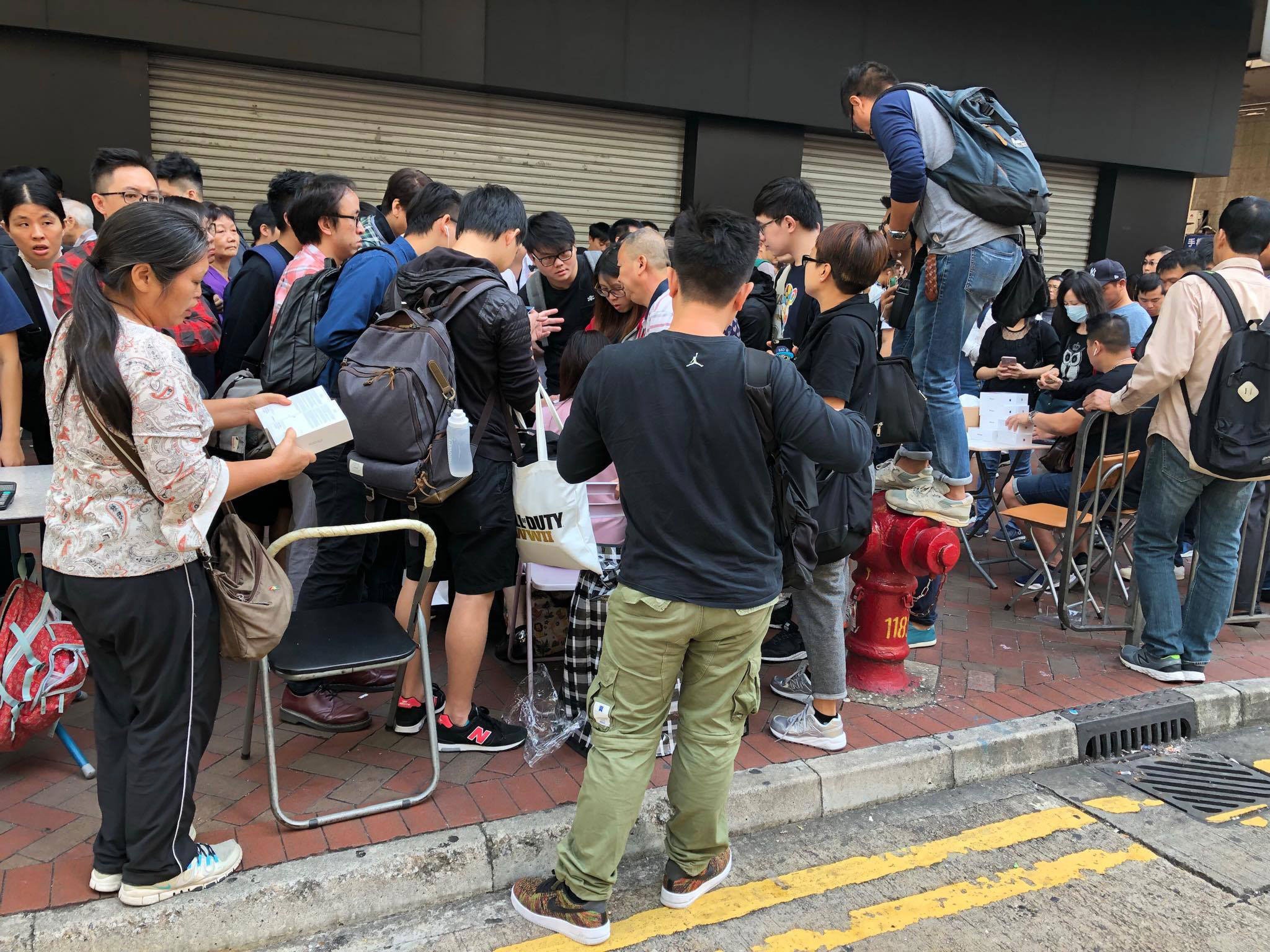 mua iPhone X o Hong Kong anh 2