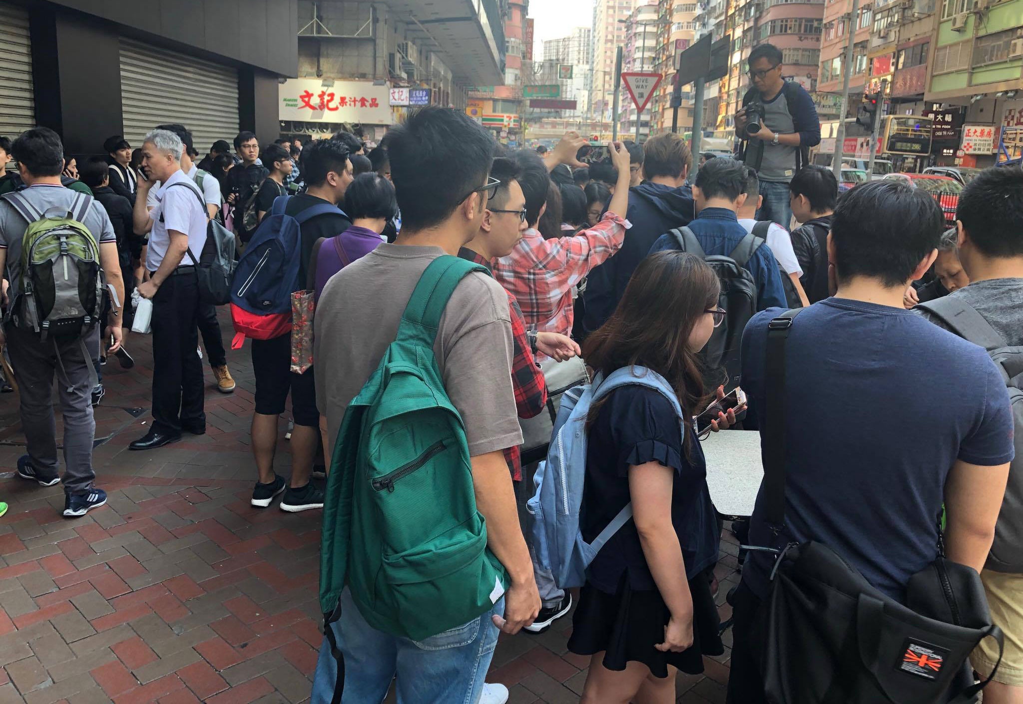 mua iPhone X o Hong Kong anh 3