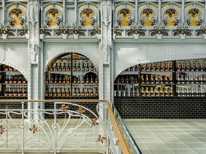 LVMH bien cua hang bach hoa thanh trung tam thuong mai anh 11