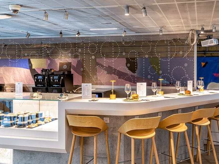 LVMH bien cua hang bach hoa thanh trung tam thuong mai anh 8