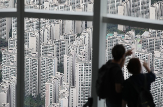 Gia nha tai Han Quoc tang qua nong hinh anh