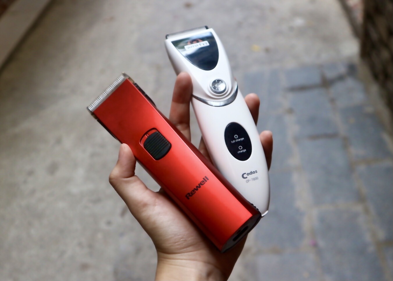 Tong do, keo cat toc tai nha hut khach thoi dich benh hinh anh