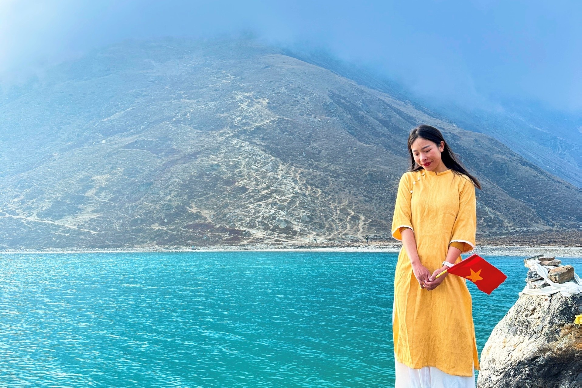 Nhieu khach Viet chon chinh phuc Everest Base Camp hinh anh