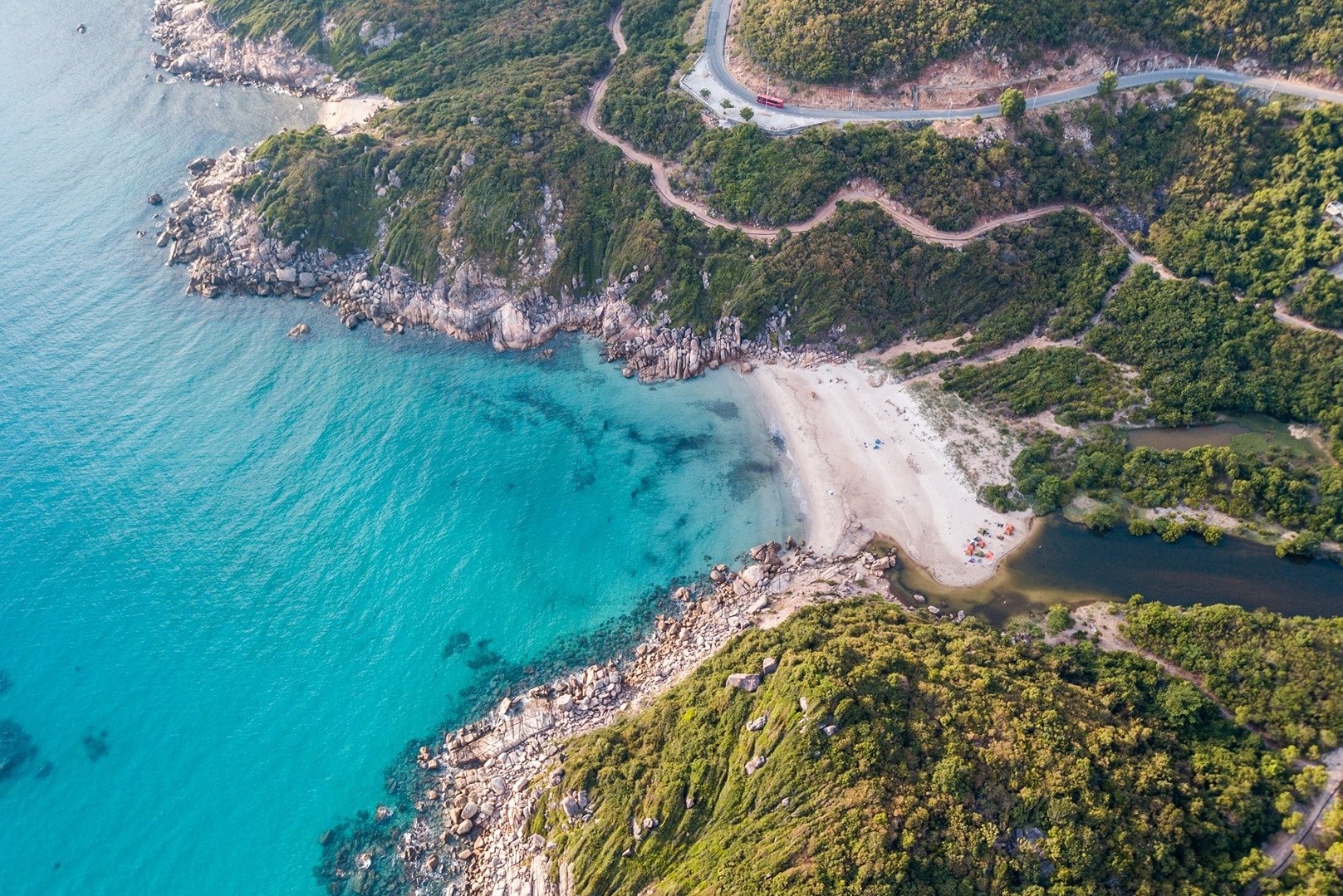 Trekking Nui Chua anh 3