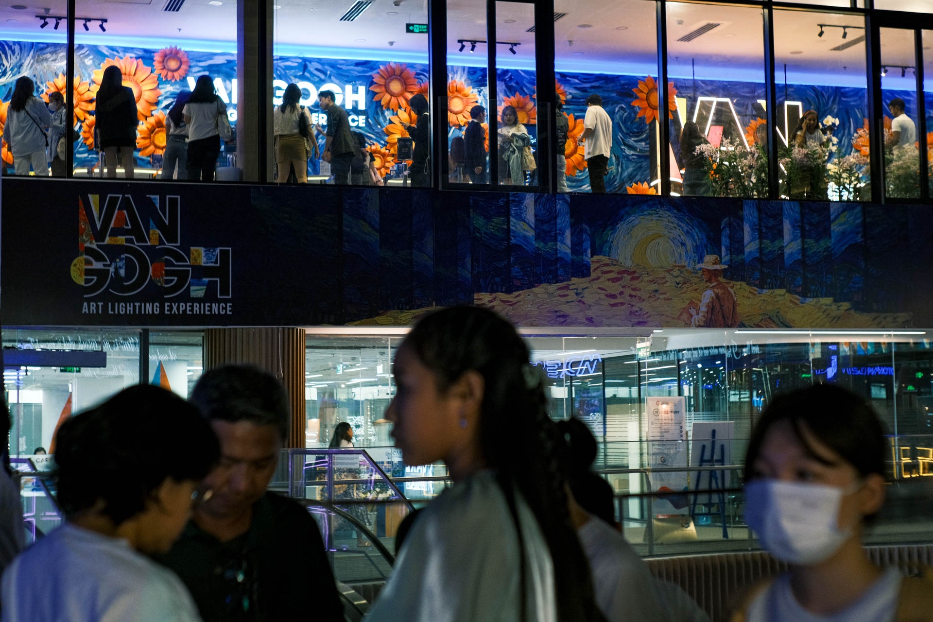 Trien lam Van Gogh anh 2