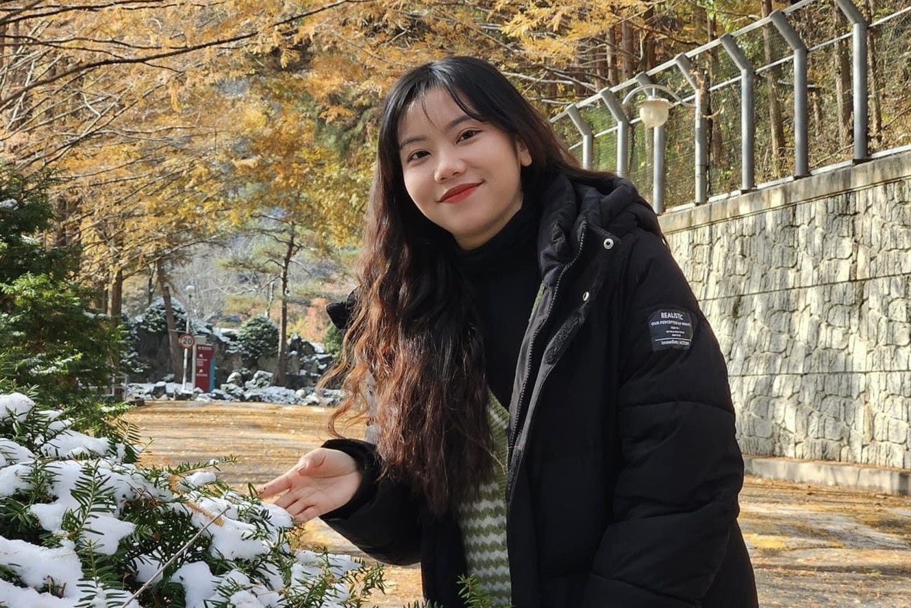 Khach Viet can trong khi toi Han Quoc giua song lanh manh nhat mua hinh anh