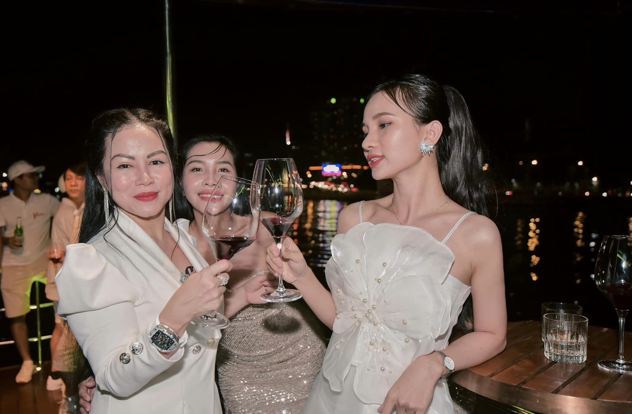 Du lich song Sai Gon anh 3