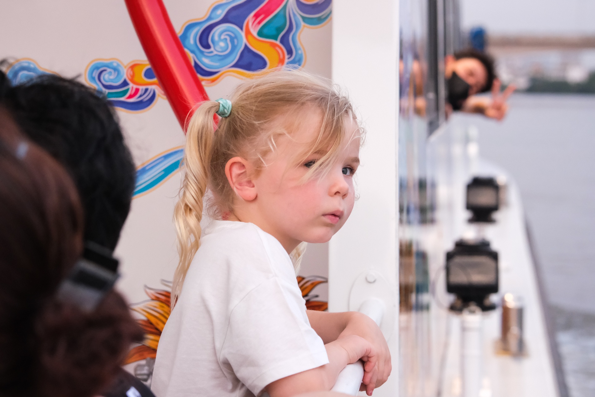 Ngam view 'trieu do' tu tau 2 tang tren song Sai Gon hinh anh