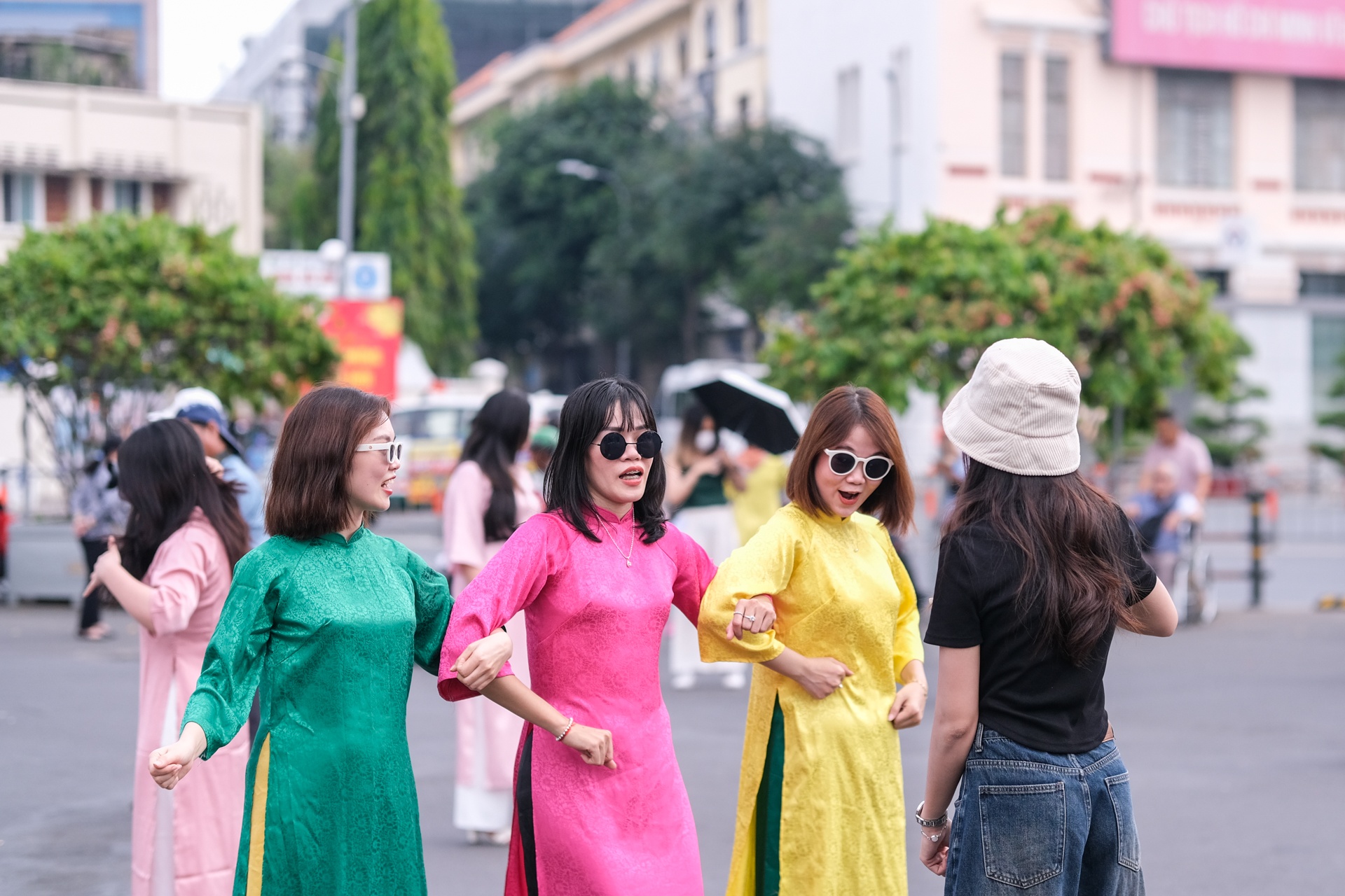 Chup anh ao dai anh 8