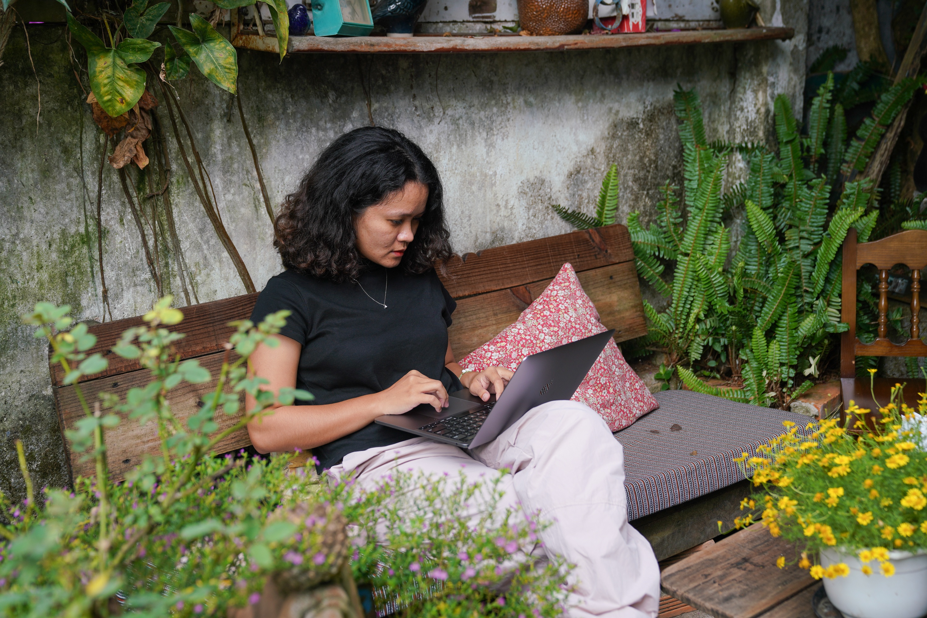 Nhung khach Viet chi nua thang luong de vua du lich, vua chay deadline hinh anh