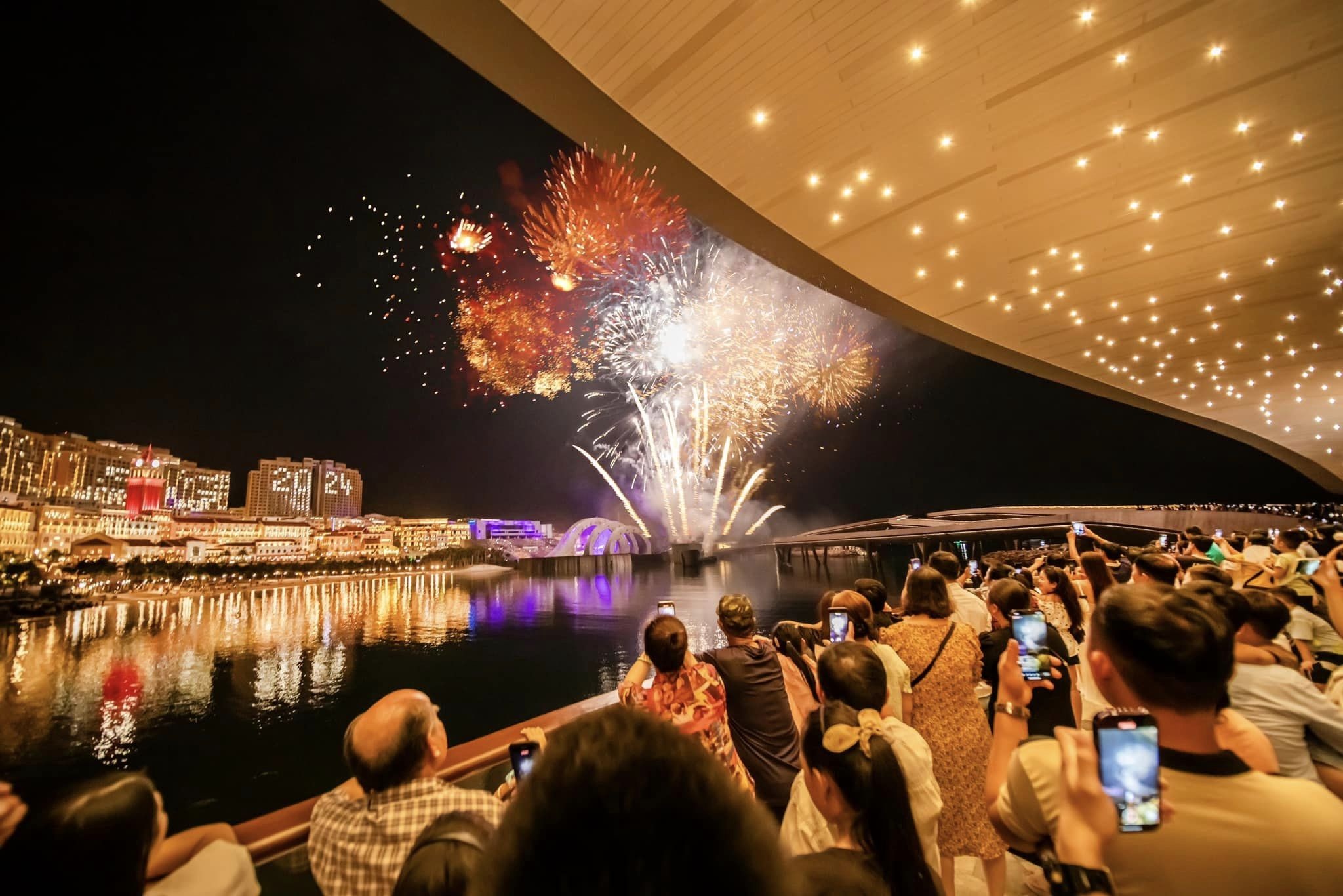 Cap doi sieu giau An Do bao tron resort 5 sao cho dam cuoi o Phu Quoc hinh anh