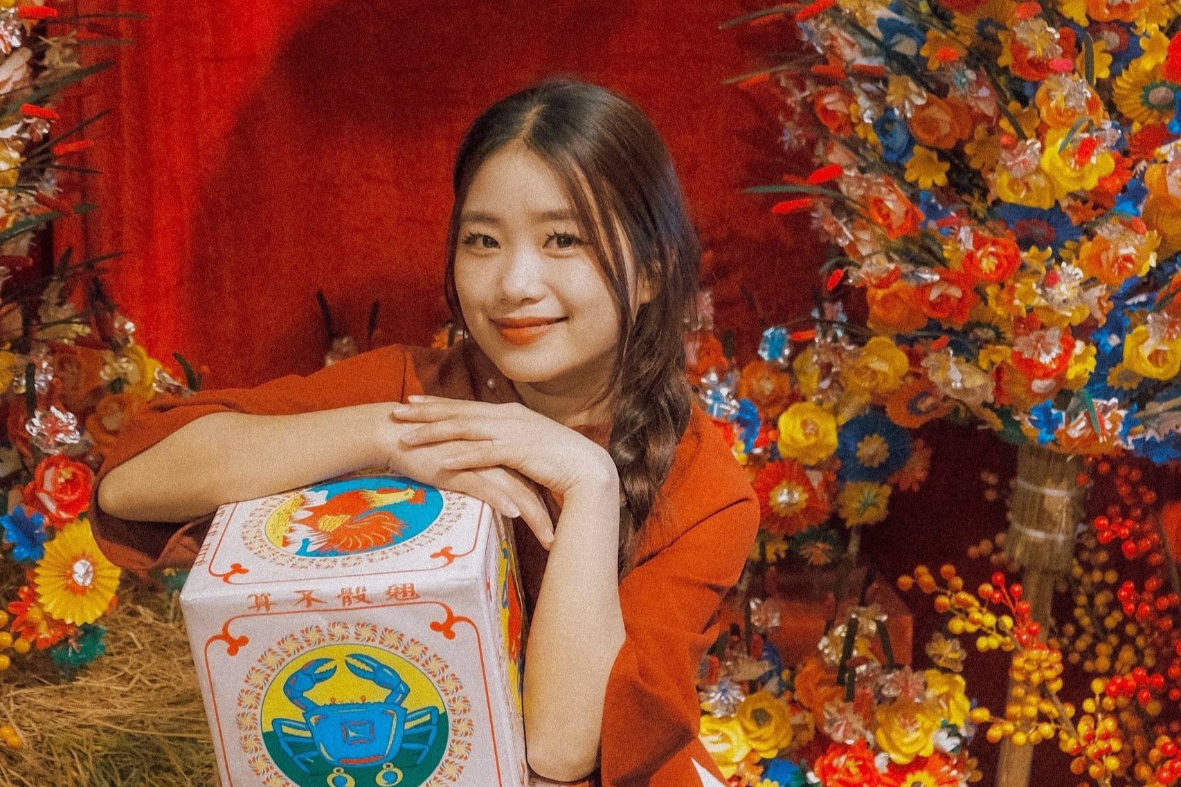 Hoa giay Thanh Tien 'phu song' quan bar, tiem ca phe hinh anh