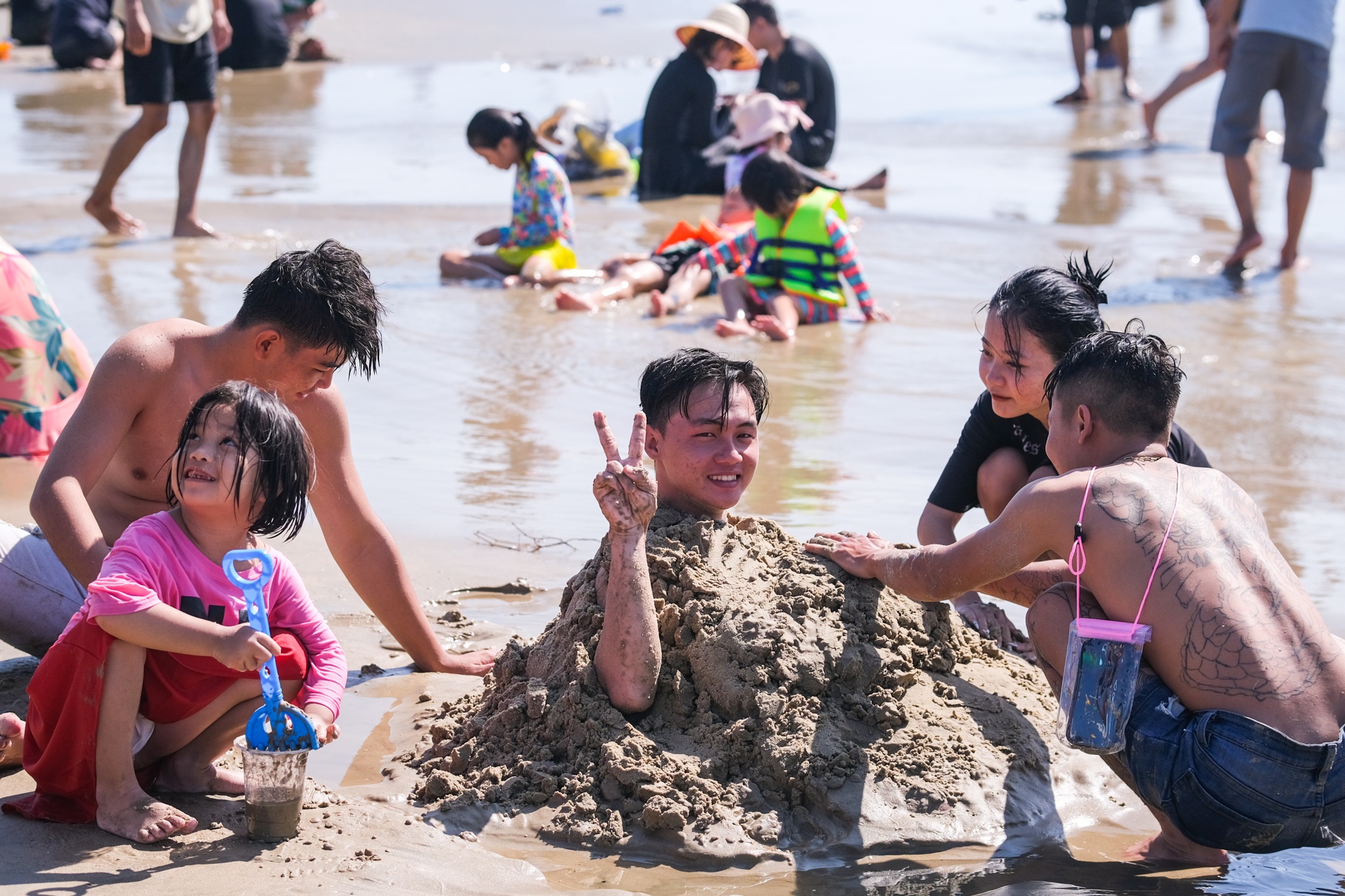 Bien Vung Tau soi dong mung 3 Tet hinh anh
