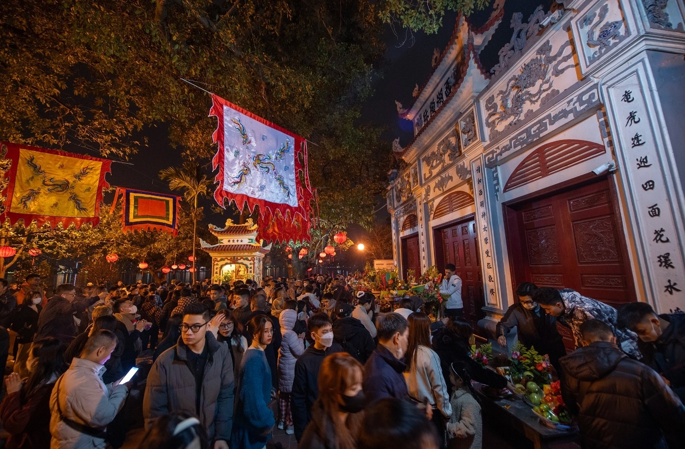 Du lich Ha Noi thu hon 2.300 ti dong dip Tet Giap Thin hinh anh
