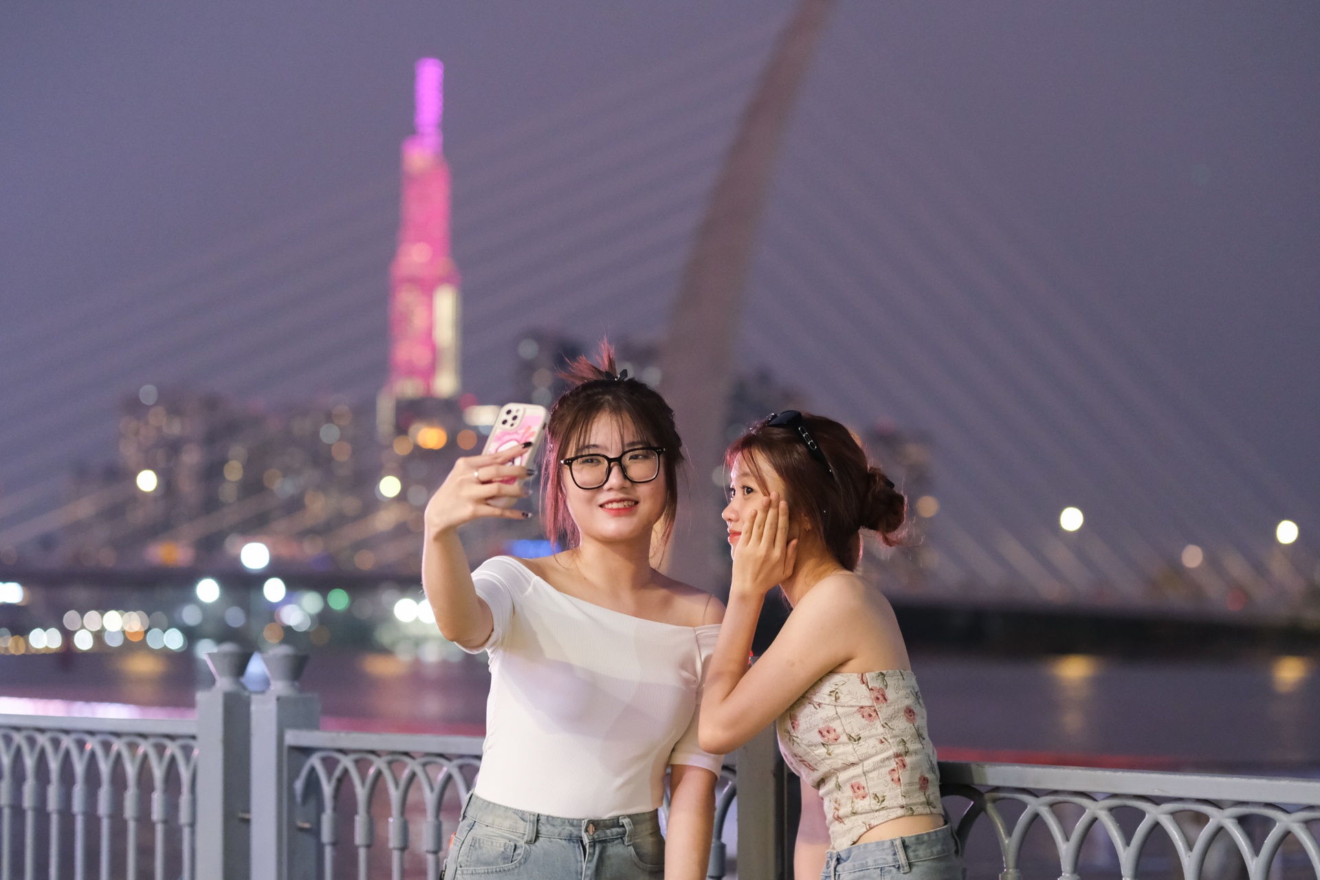 TP.HCM mien phi ve xem dai nhac kich Le hoi Song nuoc lan 2 hinh anh