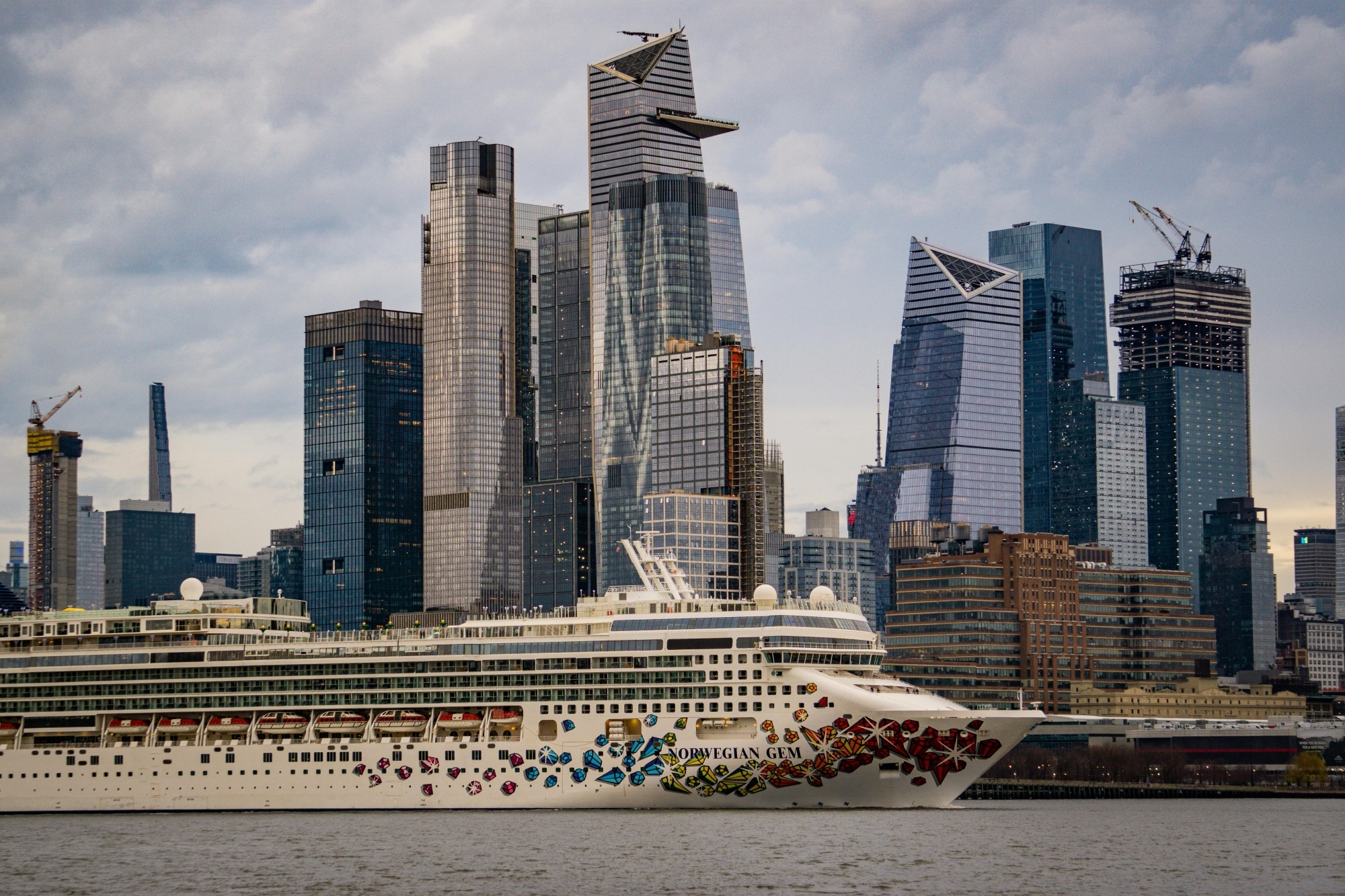 Bi bo lai chau Phi vi dot quy tren du thuyen hinh anh