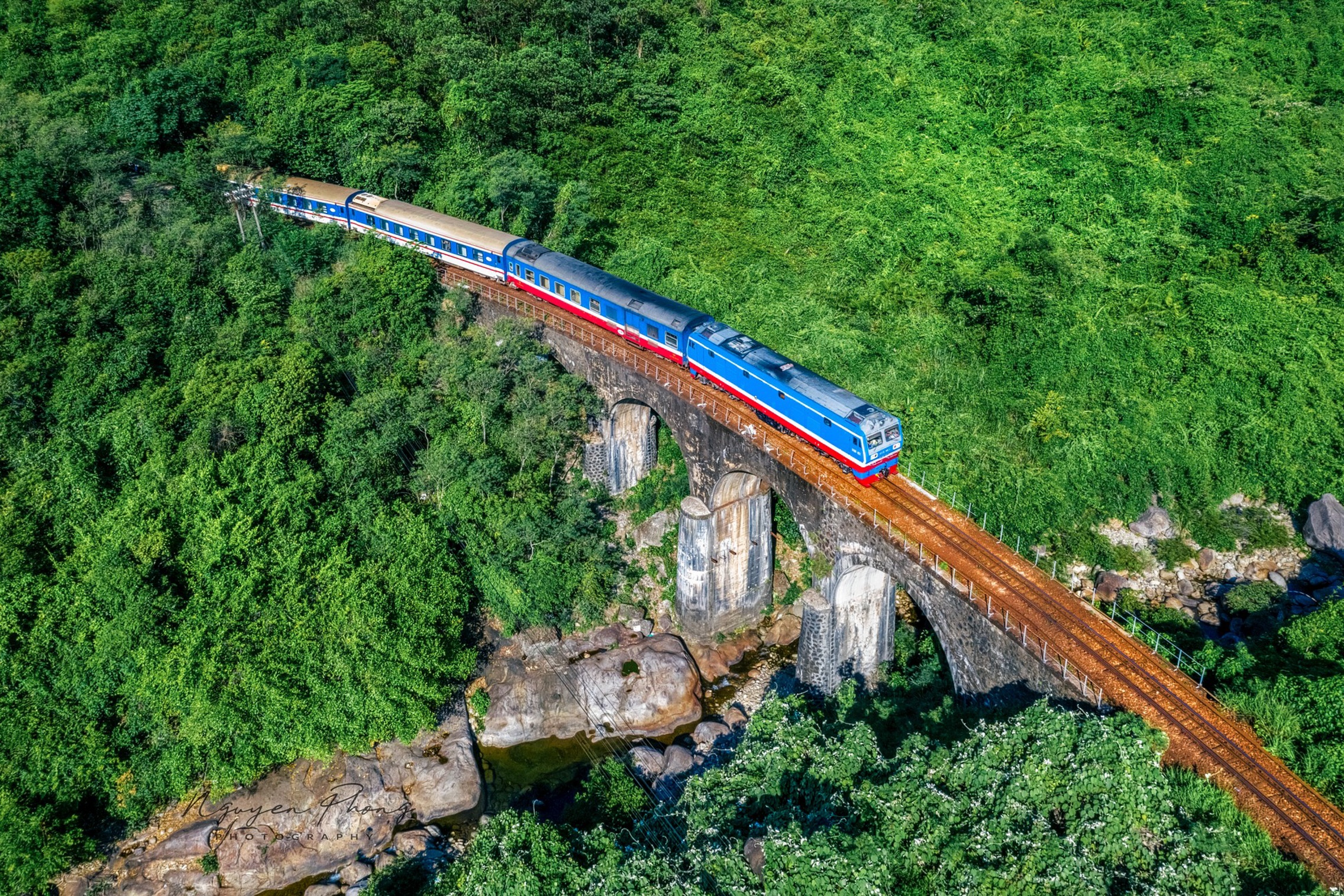 Du lich tau hoa anh 4