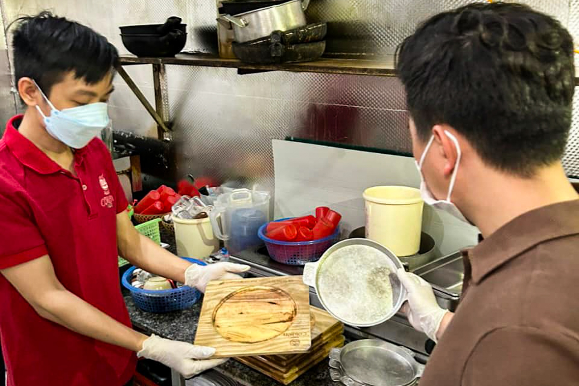 Phat 21 trieu dong quan banh mi chao co doi tai Thai Binh hinh anh