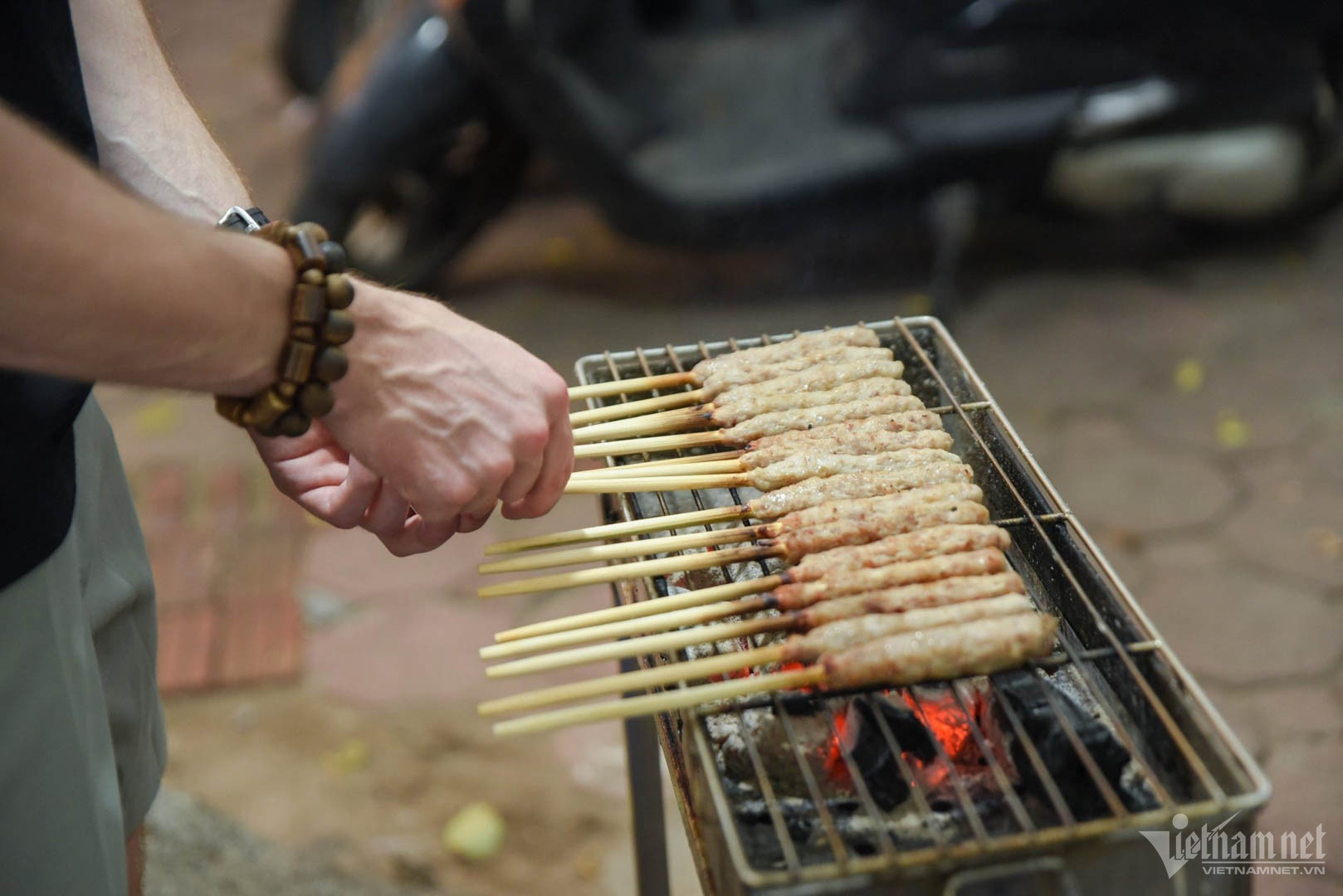 anh Tay ban banh xeo anh 1