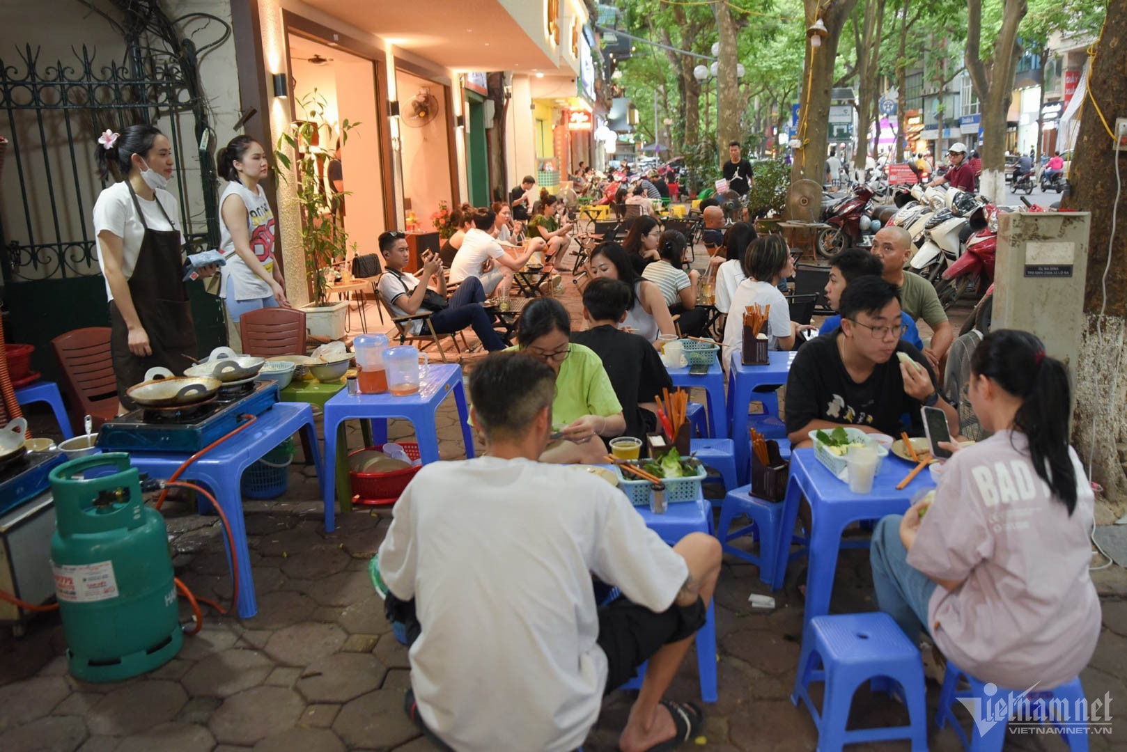 anh Tay ban banh xeo anh 3