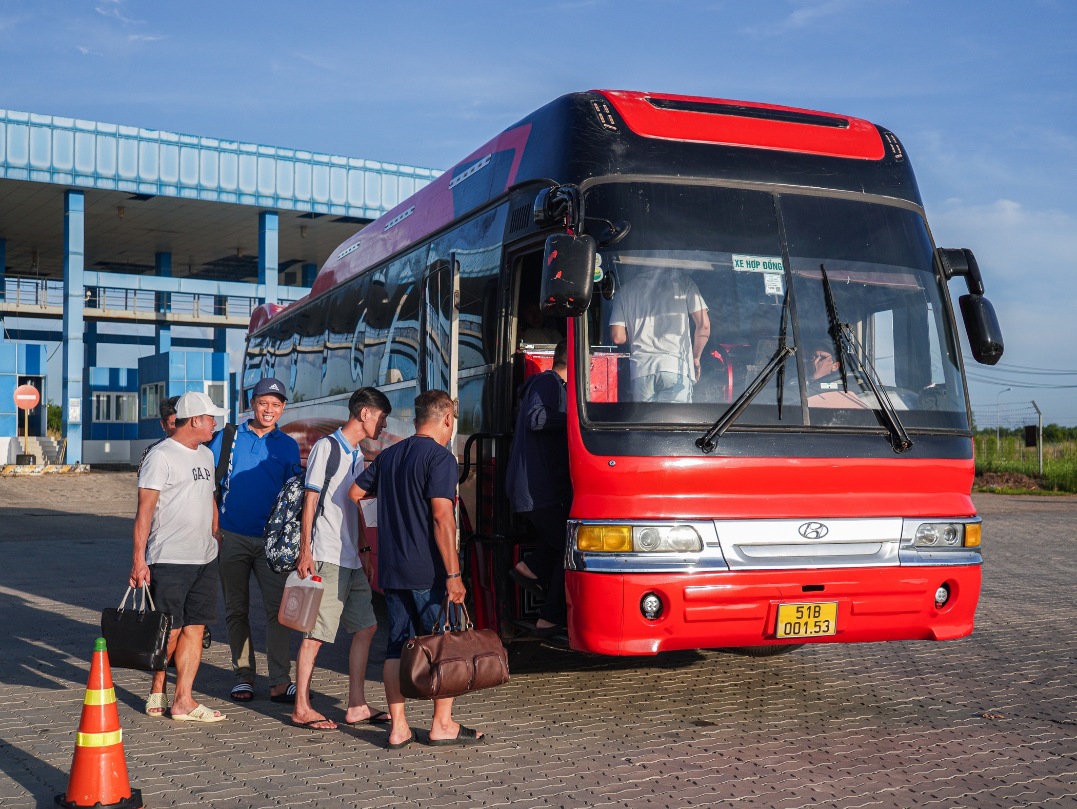 Tau TP.HCM - Con Dao anh 1