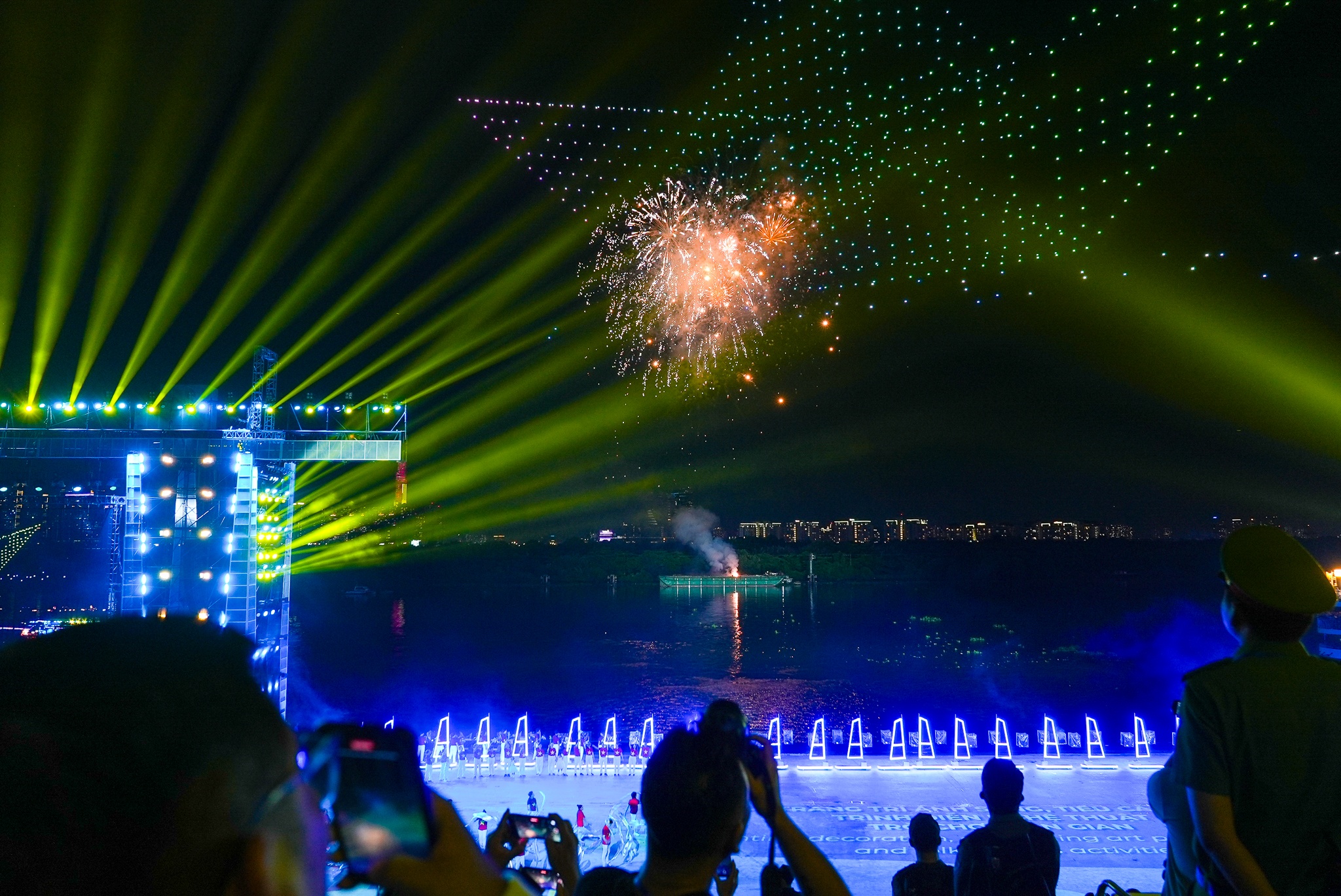 Le hoi Song nuoc anh 14