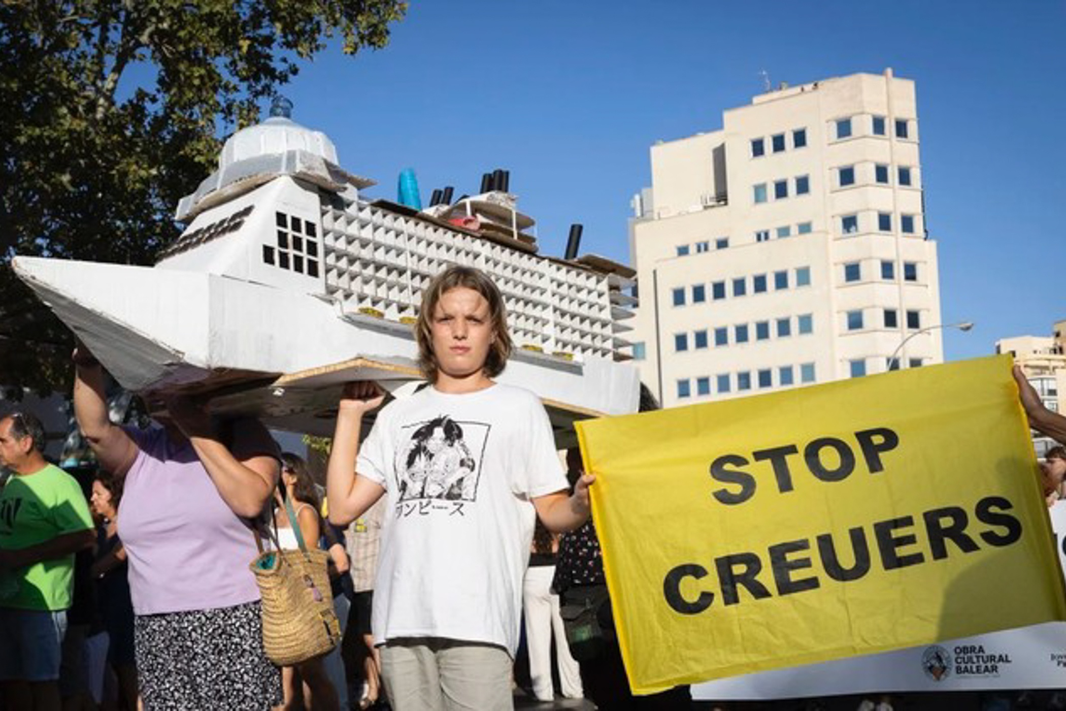 'Ac mong' du lich cua nguoi dan 'dao thien duong' Tay Ban Nha hinh anh