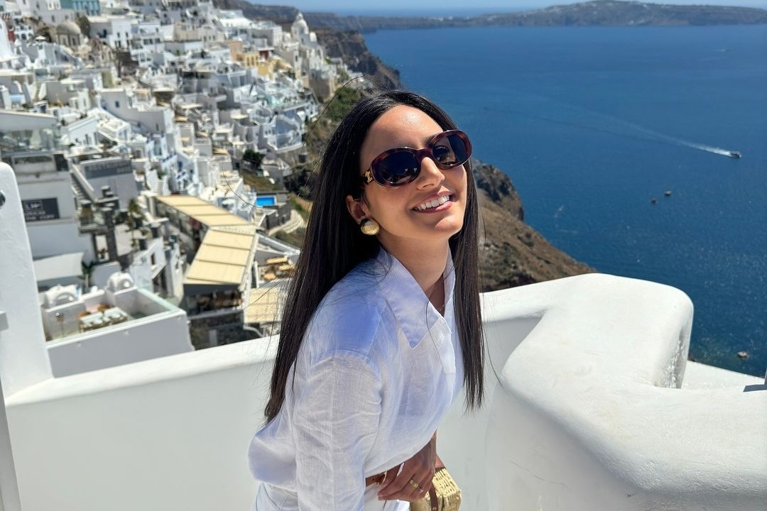 Canh doi lap kho tin tren 'dao song ao' Santorini hinh anh