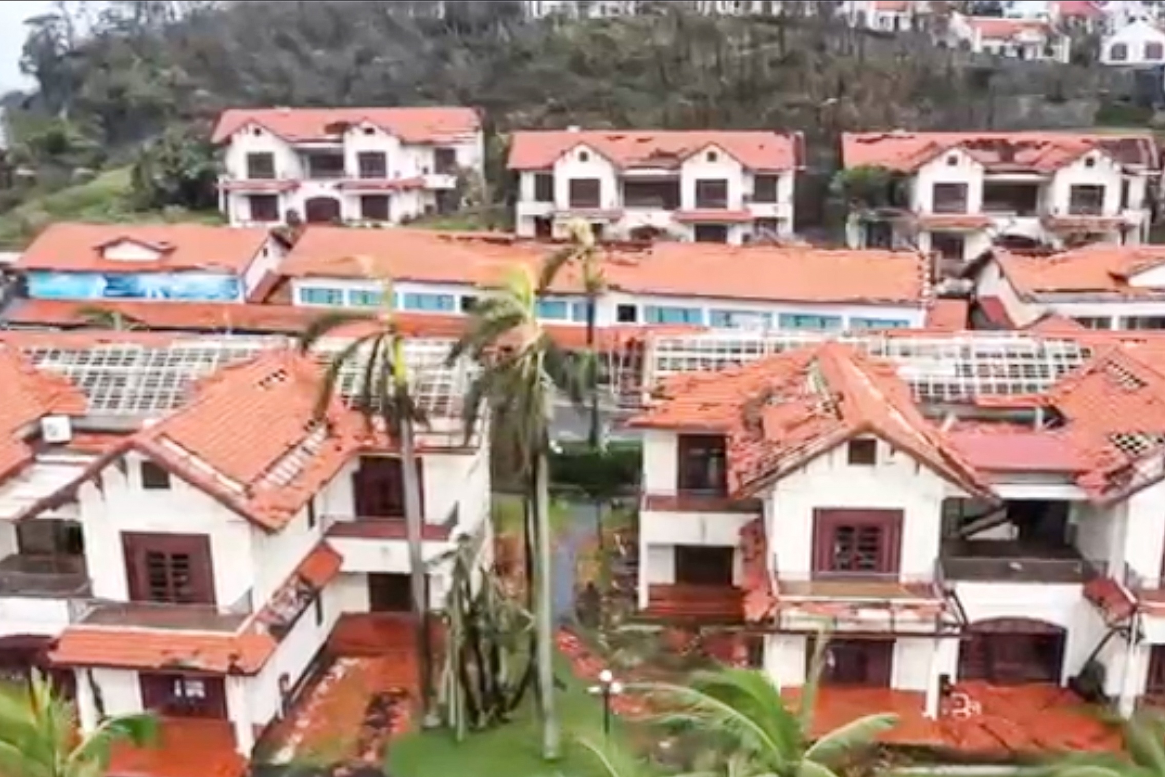 Canh hoang tan tai Tuan Chau Resort sau bao Yagi hinh anh