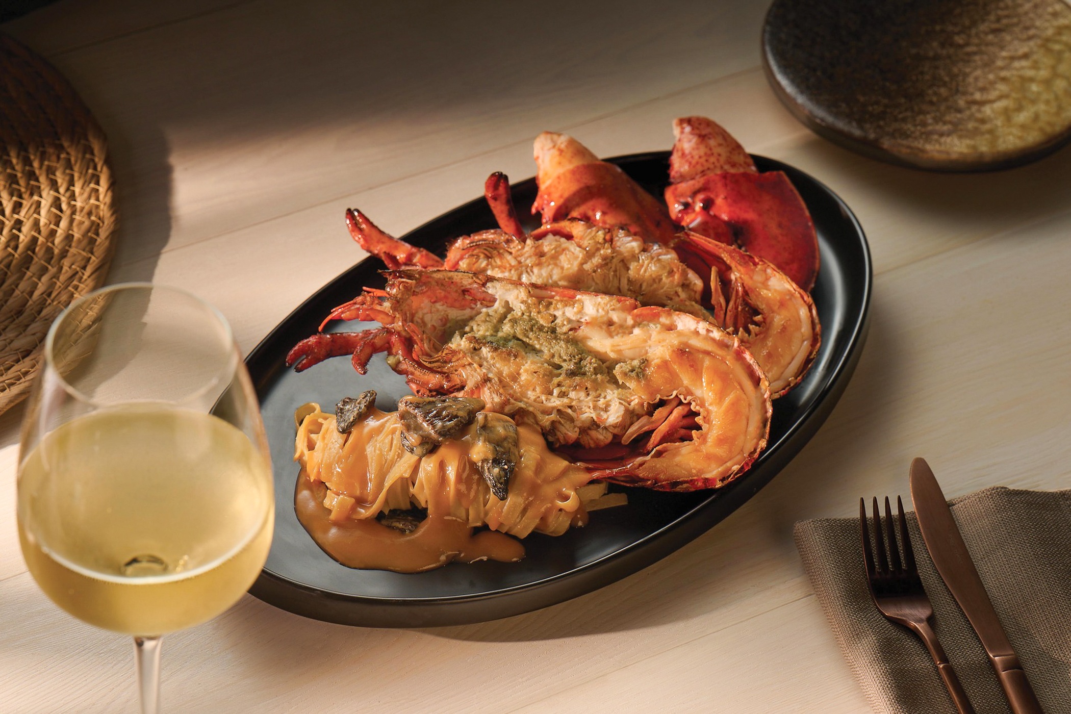 Mi tu xuong ca an thua gay sot o Hong Kong hinh anh