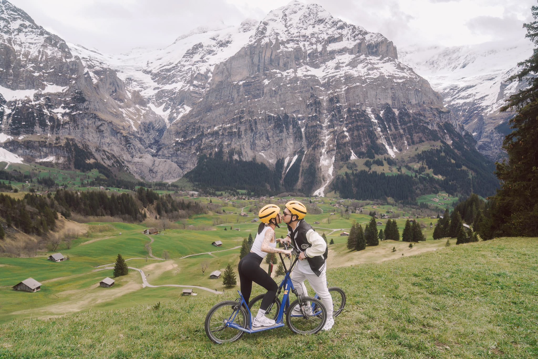 Khach Viet thue 7 nhiep anh gia cho chuyen du lich qua 5 nuoc hinh anh