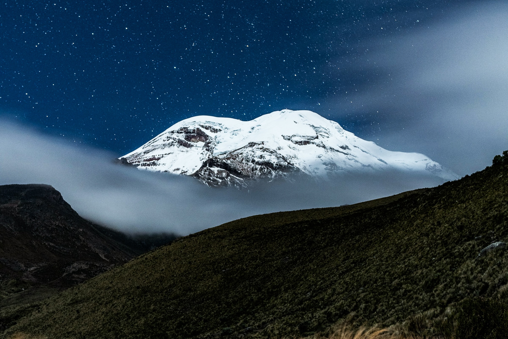 Ngon nui cao hon ca Everest hinh anh