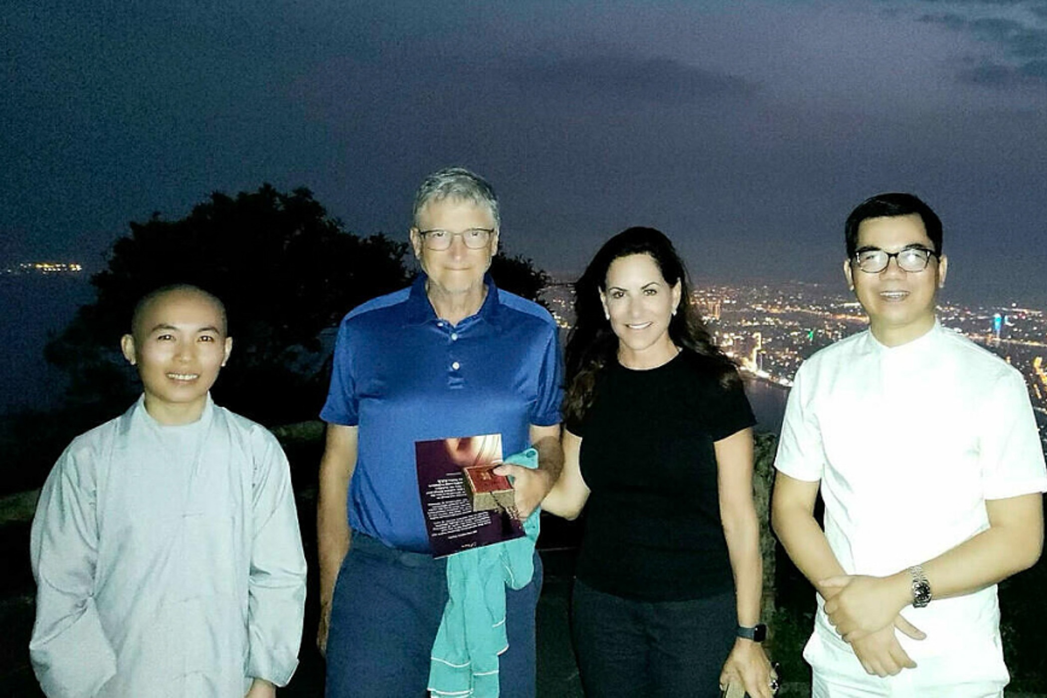 Mo tour thuong tra nhu Bill Gates tai Da Nang hinh anh