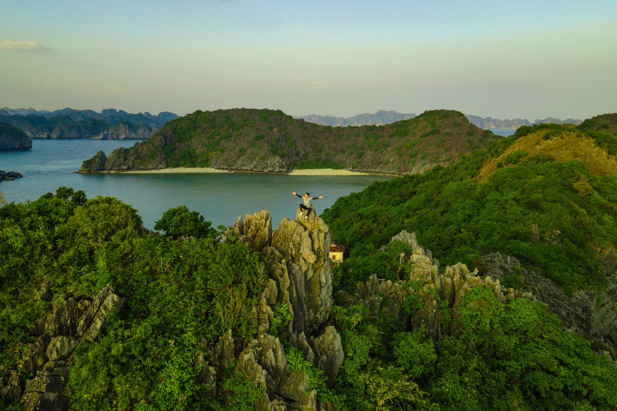 Tour ty phu Ha Long anh 3